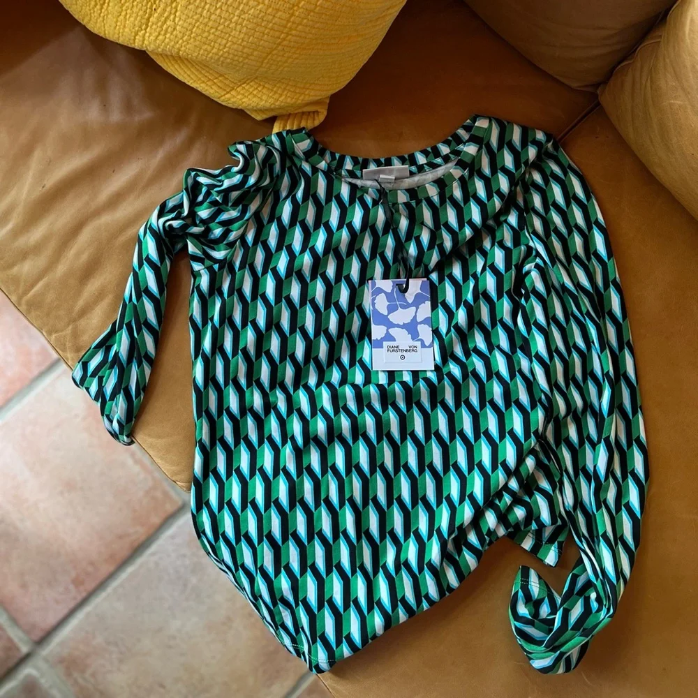 DVF for Target Long sleeve shirt 💙💚 - Picture 2 of 6